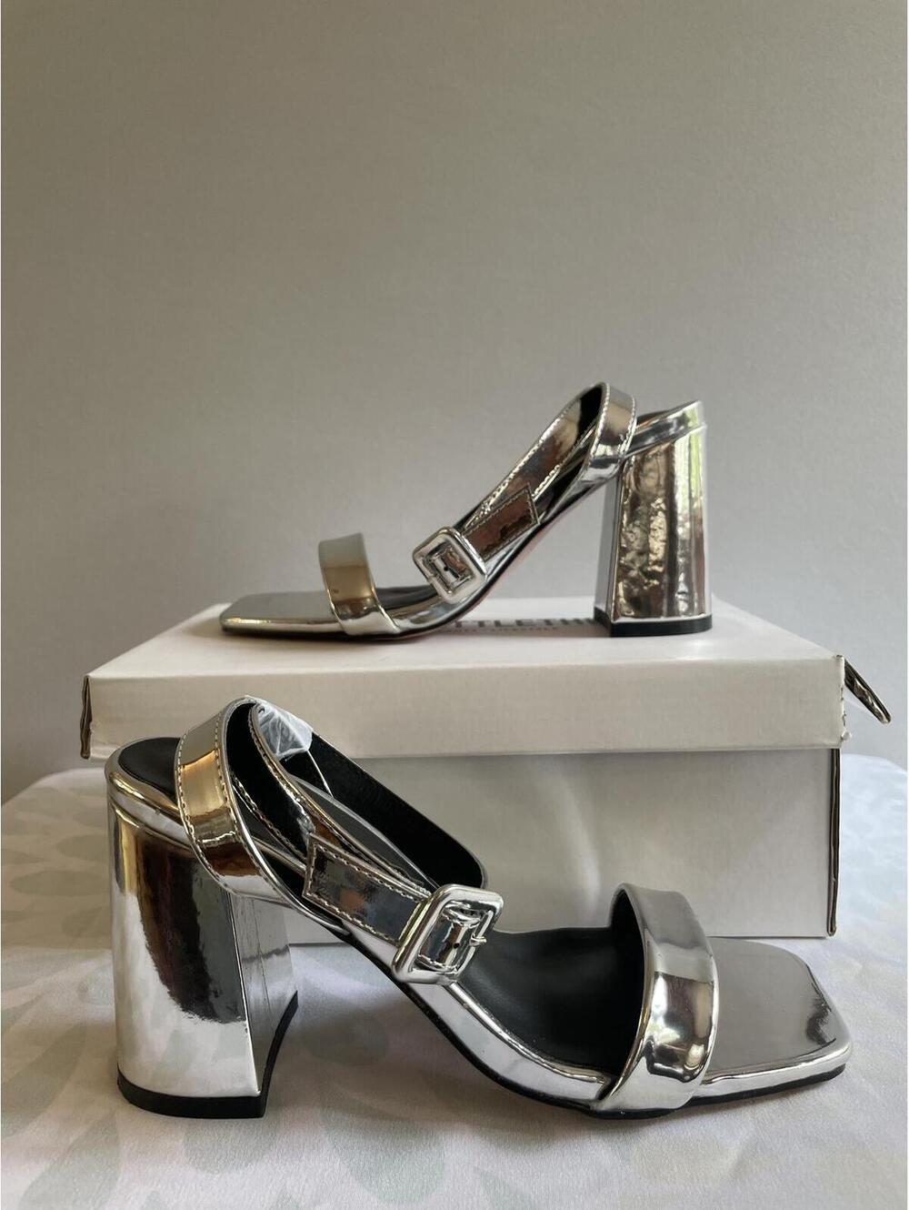 NIB Size 5 Pretty Little Thing Silver Metallic Thick Strap Block Heeled Sandals